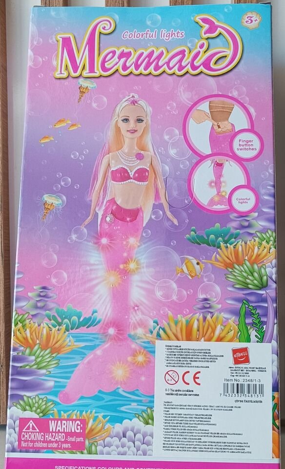 Gökkuşağı Işıklı Ve Sesli Barbie Deniz kızı Bebeği