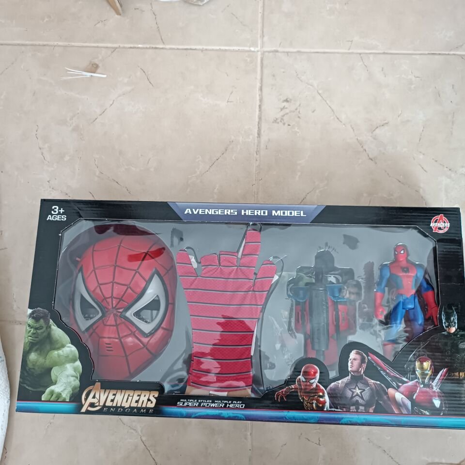 Örümcek adam Spider-man Ağ Atan Eldiven+Işıklı Maske+18 Cm Işıklı Figür 3 Lü Set Oyuncak