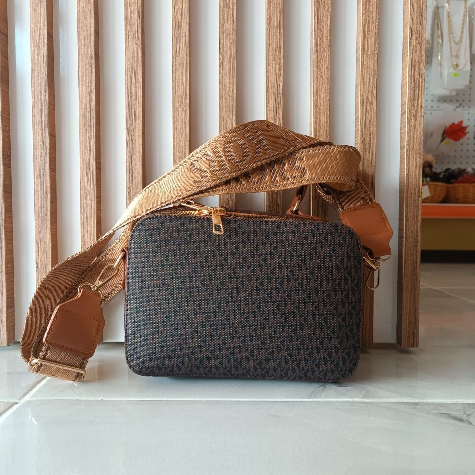 MK kadın omuz çantası orta boy 3 bölmeli