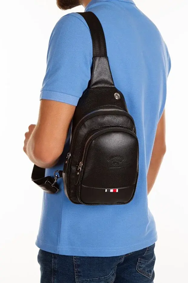 Unisex Deri Çapraz Askılı Çanta Göğüs Çanta Çift Yönlü Omuz Çanta Kulaklık Çıkışlı Bodybag Günlük