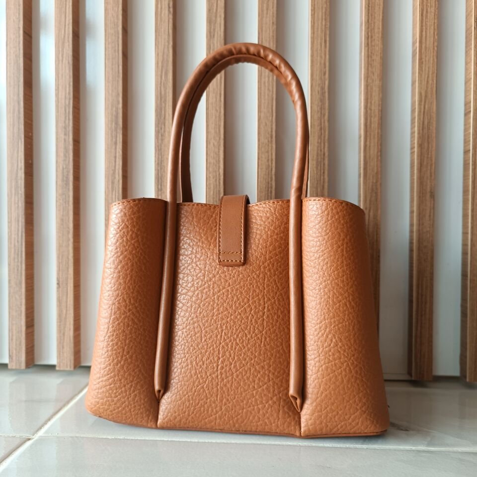 SUNİ DERİ EL VE OMUZ ÇANTASI 3 BÖLMELİ